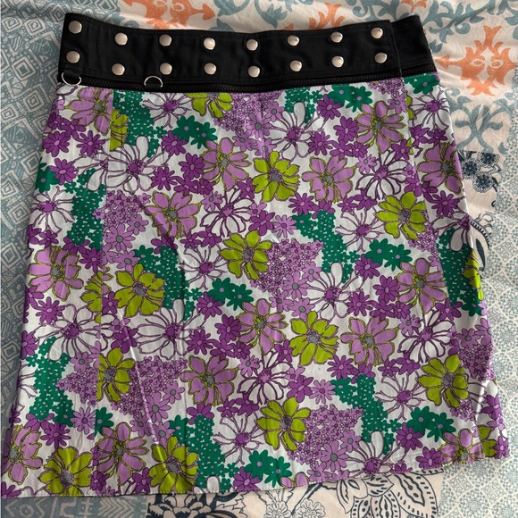 Zand reversible skirt , waist band with adjustable size with snap waist band. - Picture 1 of 5